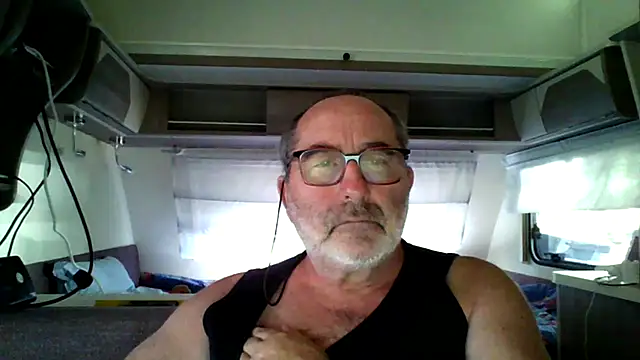 gillou1234 online show from July 28, 2:57 pm