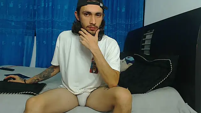 Snapshot of Hot_Sharks_ chatting on September 14, 5:17 am Hot Sharks online show from September 14, 5:17 am