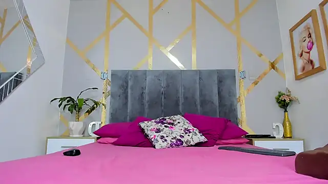 Danna Reyees online show from September 9, 12:05 pm