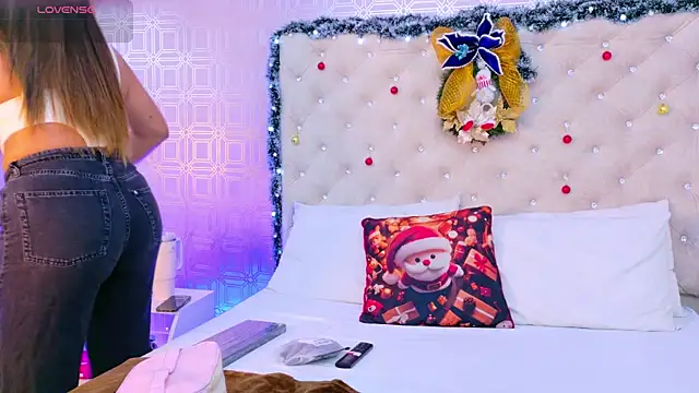 Sara Desire online show from December 4, 12:25 pm