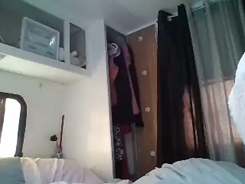 Snapshot of allissonw13 chatting on February 21, 4:37 pm allissonw13 online show from February 21, 4:37 pm