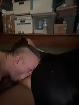 Snapshot of allissonw13 chatting on November 19, 4:07 pm allissonw13 online show from November 19, 4:07 pm