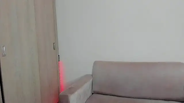 Snapshot of Lilacutte_ chatting on January 28, 8:36 am Lilacutte online show from January 28, 8:36 am