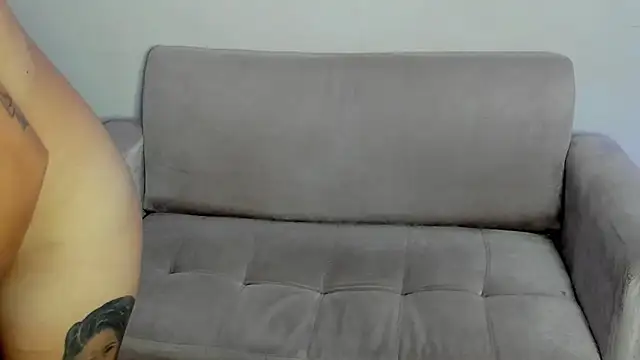 Snapshot of Lilacutte_ chatting on March 18, 10:46 am Lilacutte online show from March 18, 10:46 am