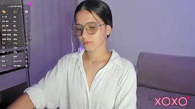 Snapshot of Lilacutte_ chatting on November 11, 10:15 am Lilacutte online show from November 11, 10:15 am