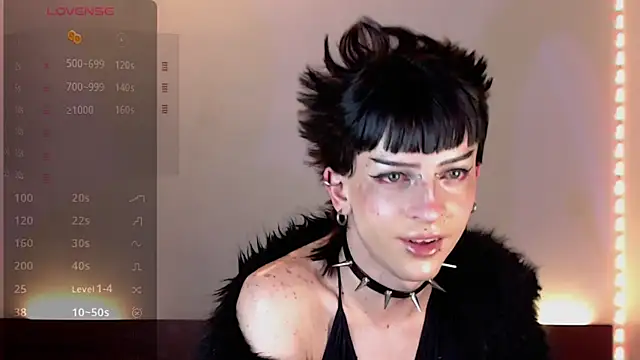 Snapshot of succubot chatting on October 3, 11:35 pm succubot online show from October 3, 11:35 pm