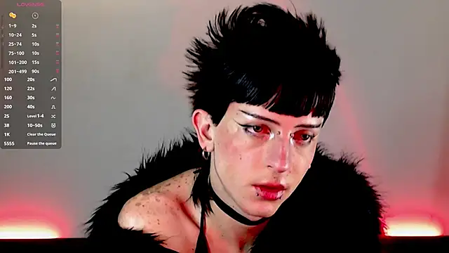 Snapshot of succubot chatting on October 15, 10:37 am succubot online show from October 15, 10:37 am