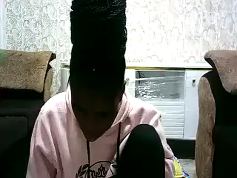 hottgirlval online show from December 12, 7:48 pm