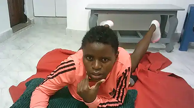 hottgirlval online show from March 12, 7:59 pm