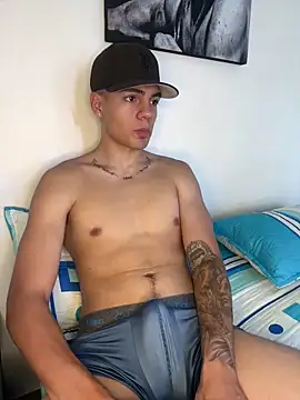 santiago sosa24 online show from May 22, 3:17 pm