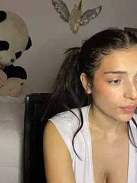 Snapshot of dakota_le chatting on December 11, 12:23 am dakota le online show from December 11, 12:23 am
