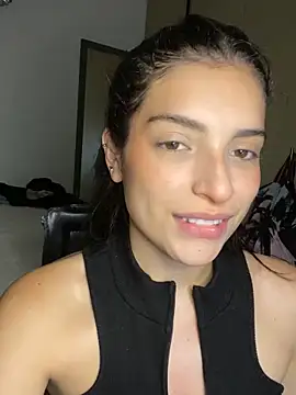 Snapshot of dakota_le chatting on February 12, 1:41 am dakota le online show from February 12, 1:41 am