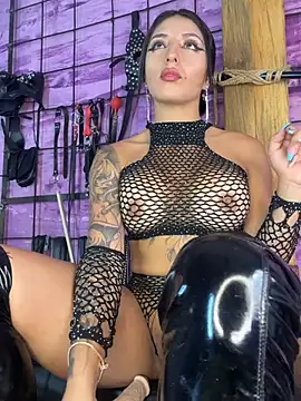 Snapshot of alexia_aitanaa_ chatting on June 25, 2:55 am alexia aitanaa online show from June 25, 2:55 am