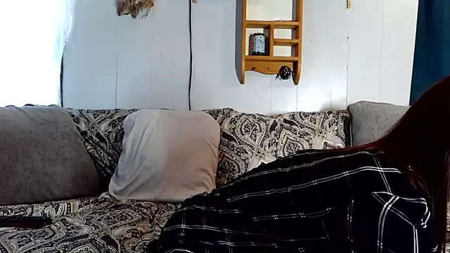 Genevieve143 online show from November 6, 10:21 pm