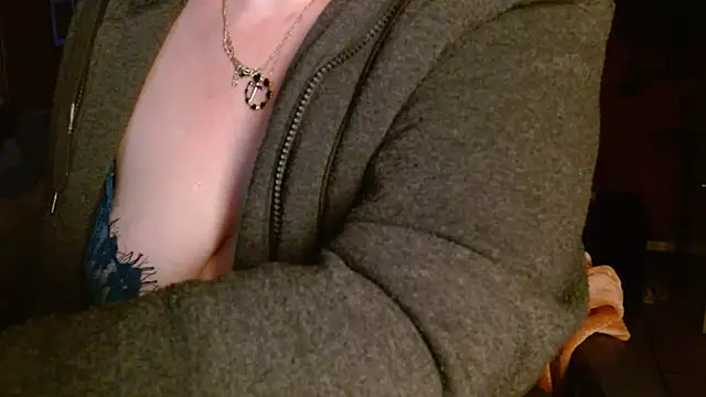 Snapshot of cruellaculdenfer67 chatting on May 7, 12:16 am cruellaculdenfer67 online show from May 7, 12:16 am