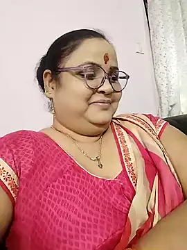Snapshot of Kiyara7 chatting on February 1, 6:21 am Kiyara7 online show from February 1, 6:21 am