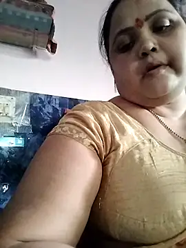Snapshot of Kiyara7 chatting on February 24, 10:37 am Kiyara7 online show from February 24, 10:37 am