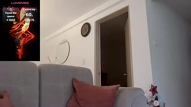 saramartinez1000 online show from December 2, 6:10 pm