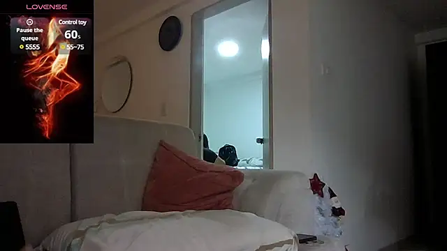 saramartinez1000 online show from December 6, 9:24 pm