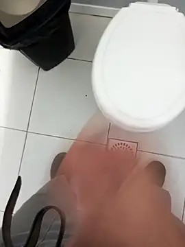 Snapshot of Din0071 chatting on March 1, 2:02 pm Din0071 online show from March 1, 2:02 pm