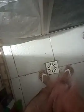 Snapshot of Din0071 chatting on September 29, 2:33 pm Din0071 online show from September 29, 2:33 pm