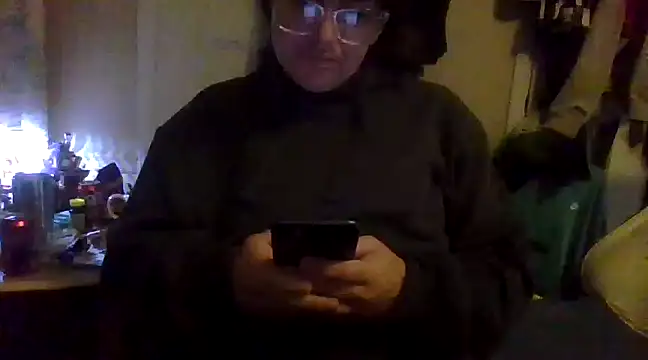 Snapshot of velvetta_ chatting on December 21, 7:13 am velvetta online show from December 21, 7:13 am