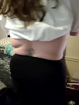 Snapshot of velvetta_ chatting on March 12, 3:24 am velvetta online show from March 12, 3:24 am