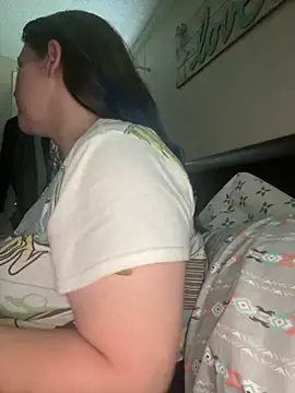 Snapshot of velvetta_ chatting on October 5, 4:38 pm velvetta online show from October 5, 4:38 pm