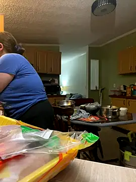 Snapshot of velvetta_ chatting on October 13, 10:32 pm velvetta online show from October 13, 10:32 pm