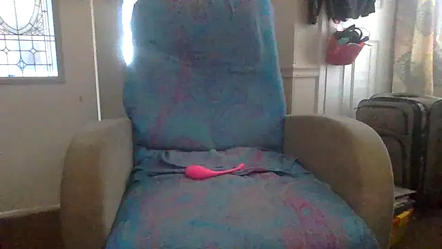 Snapshot of velvetta_ chatting on October 19, 7:47 pm velvetta online show from October 19, 7:47 pm