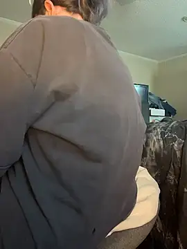 Snapshot of velvetta_ chatting on December 17, 6:58 pm velvetta online show from December 17, 6:58 pm