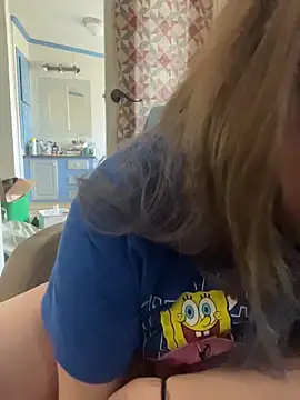 Snapshot of velvetta_ chatting on December 21, 4:25 pm velvetta online show from December 21, 4:25 pm