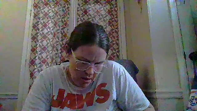 Snapshot of velvetta_ chatting on January 13, 7:52 pm velvetta online show from January 13, 7:52 pm