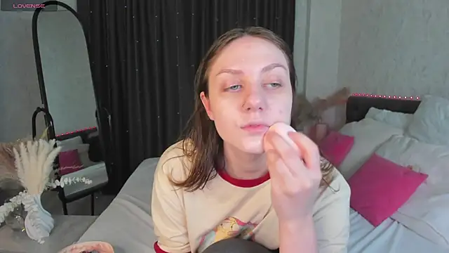 Snapshot of Kvetachka chatting on March 4, 1:45 am Kvetachka online show from March 4, 1:45 am