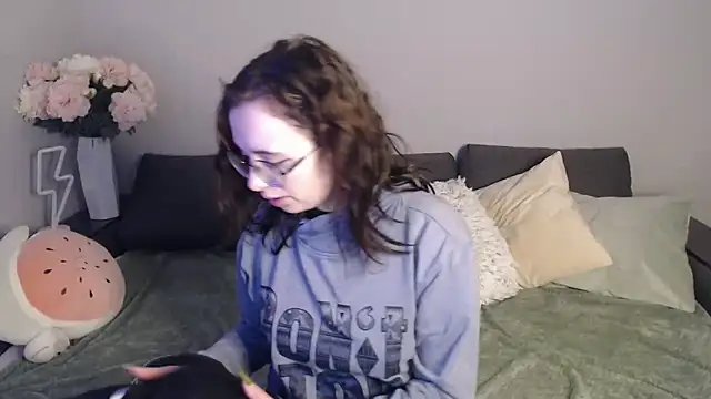 Mini Diva online show from January 24, 9:06 am