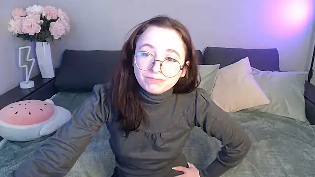 Mini Diva online show from February 11, 9:09 am