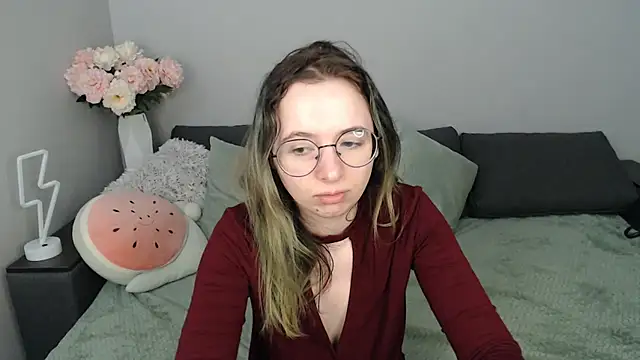 Mini Diva online show from September 19, 8:05 am