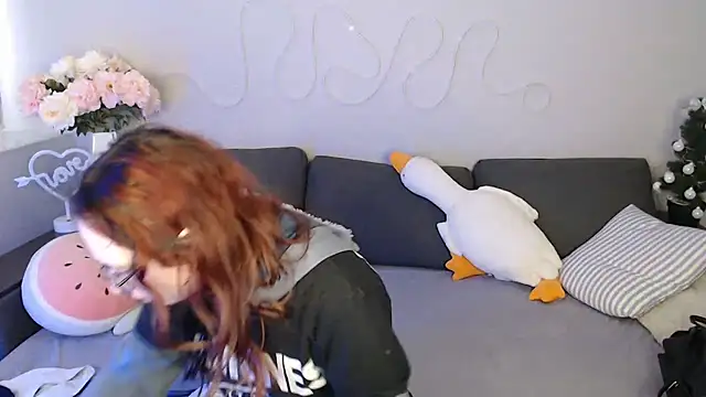 Mini Diva online show from February 18, 9:16 am