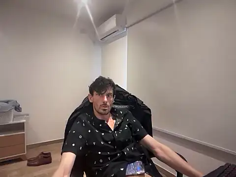 nicolaaaaas online show from September 18, 6:10 pm