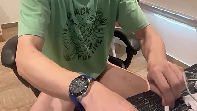 nicolaaaaas online show from October 3, 4:04 pm