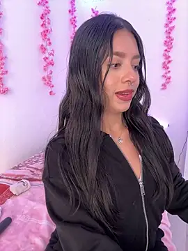 AliceJovovich online show from December 3, 11:55 am