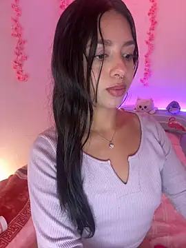 AliceJovovich online show from December 3, 5:45 pm