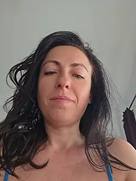 lovewildguy1 online show from June 20, 5:32 am