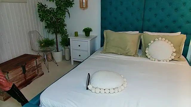 Snapshot of BriannaHart chatting on December 4, 7:50 am BriannaHart online show from December 4, 7:50 am