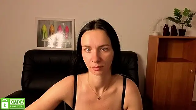 Snapshot of annakillianox chatting on July 10, 5:23 am annakillianox online show from July 10, 5:23 am
