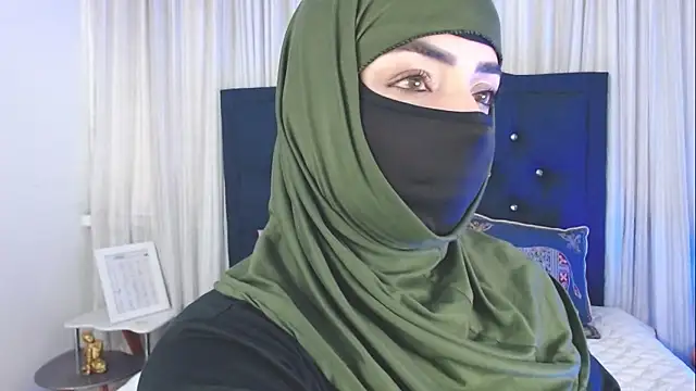 Snapshot of Uzra_hayed chatting on November 7, 7:58 pm Uzra hayed online show from November 7, 7:58 pm