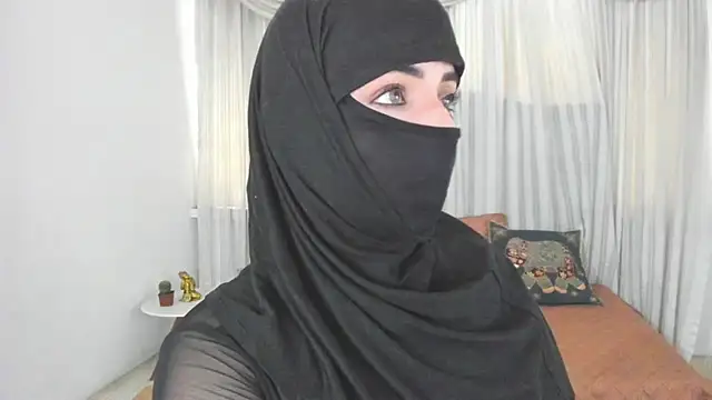 Snapshot of Uzra_hayed chatting on June 27, 2:34 pm Uzra hayed online show from June 27, 2:34 pm