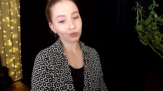 Snapshot of SindiWatsoon chatting on October 29, 12:29 pm SindiWatsoon online show from October 29, 12:29 pm