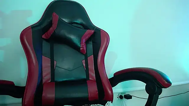 Snapshot of luly_pink chatting on November 7, 2:22 am luly pink online show from November 7, 2:22 am