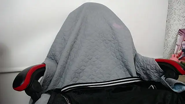 Snapshot of luly_pink chatting on November 12, 3:29 am luly pink online show from November 12, 3:29 am